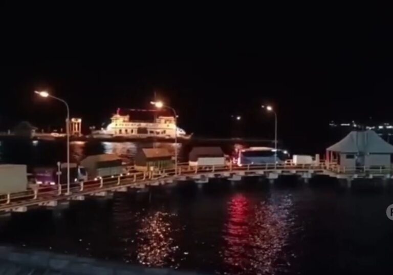 Ινδονησία: Τουλάχιστον τέσσερις νεκροί και 38 αγνοούμενοι σε ναυάγιο πλοίου κοντά στο Μπαλί