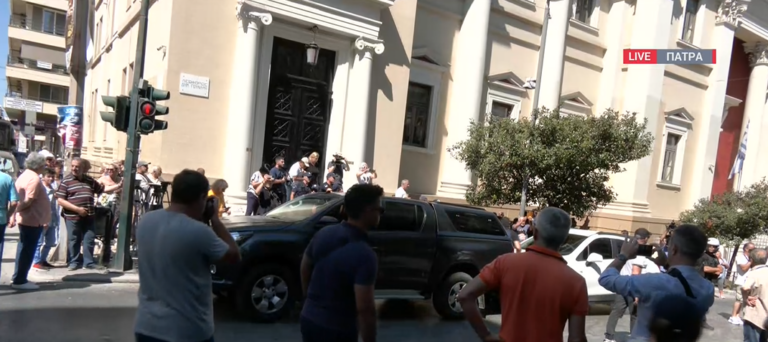Η ώρα της απολογίας για την Ειρήνη Μουρτζούκου, βίντεο από τη στιγμή της μεταγωγής – Προαναγγελία αποκαλύψεων