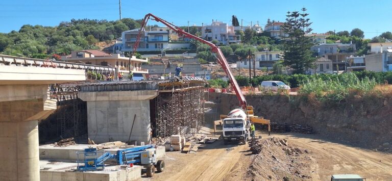 Προχωρούν οι εργασίες κατασκευής της νέας γέφυρας του Ευρώτα στη Σκάλα Λακωνίας