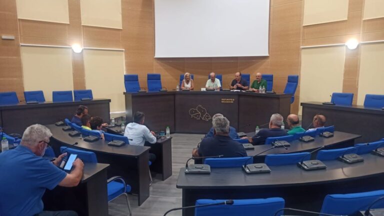 Χαμηλά τα αποθέματα της λίμνης Σμοκόβου