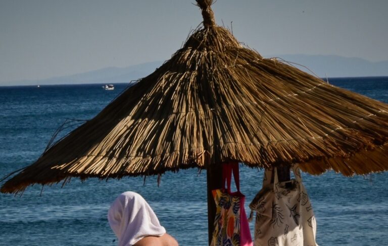 Θεσσαλονίκη: Επιχειρηματίες εμποδίζουν μέλη των ΚΑΠΗ να μπουν στα beach bar στον Ποταμό Επανομής, καταγγέλλει ο αντιδήμαρχος Λ. Ζαχαριάδης