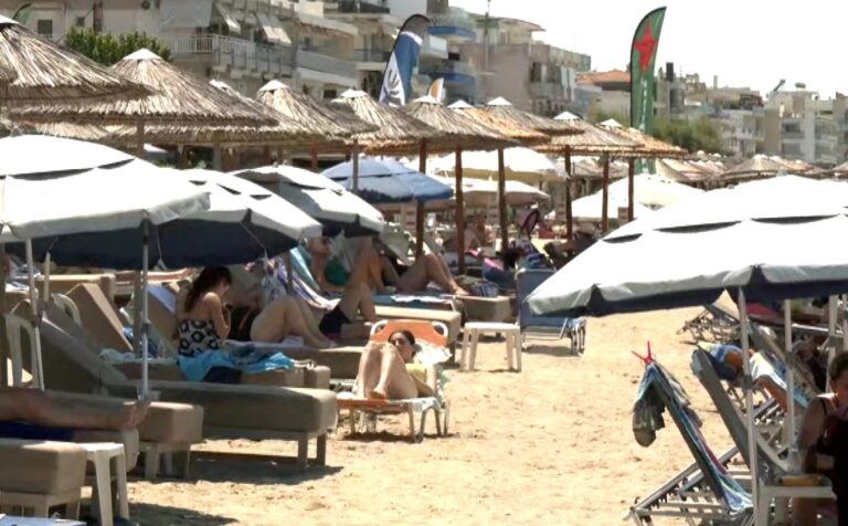 «Καμίνι» η χώρα για τρεις μέρες – Γεμάτες οι κοντινές παραλίες της Θεσσαλονίκης