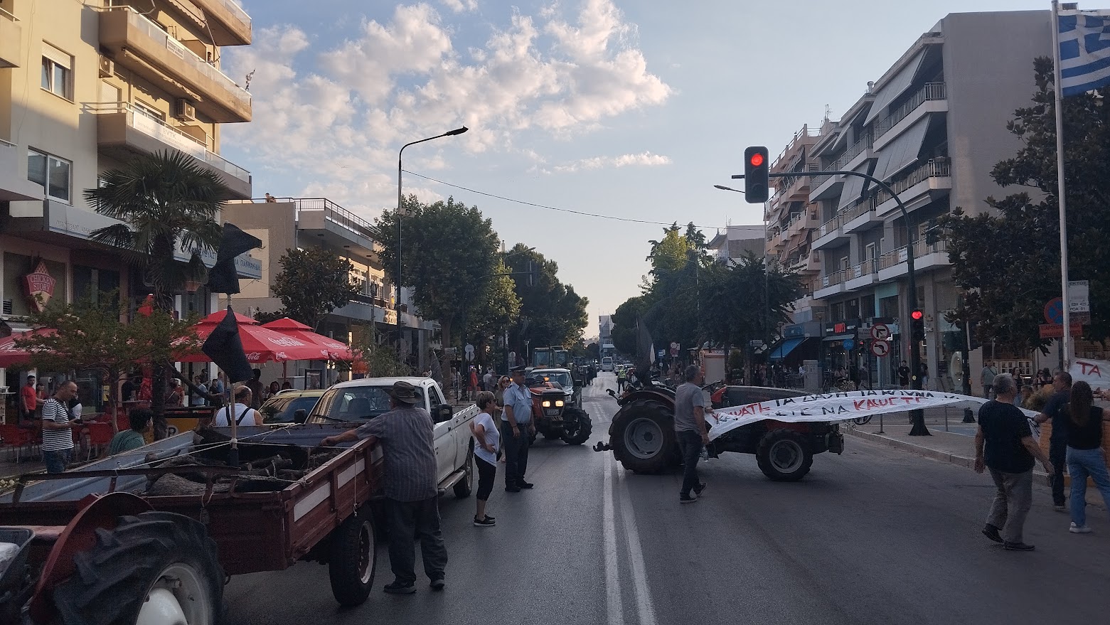 Αλεξανδρούπολη: Πορεία διαμαρτυρίας πυρόπληκτων ελαιοπαραγωγών – Ζητούν εξόφληση αποζημιώσεων για την πυρκαγιά του 2023