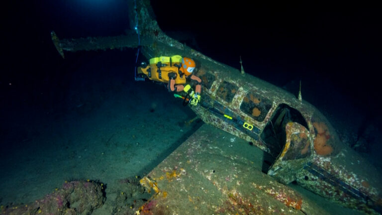OceanOneK: Το ρομπότ που εξερευνά ναυάγια στα 1.000 μέτρα βάθος και μεταδίδει την αίσθηση της αφής σε πραγματικό χρόνο (video)