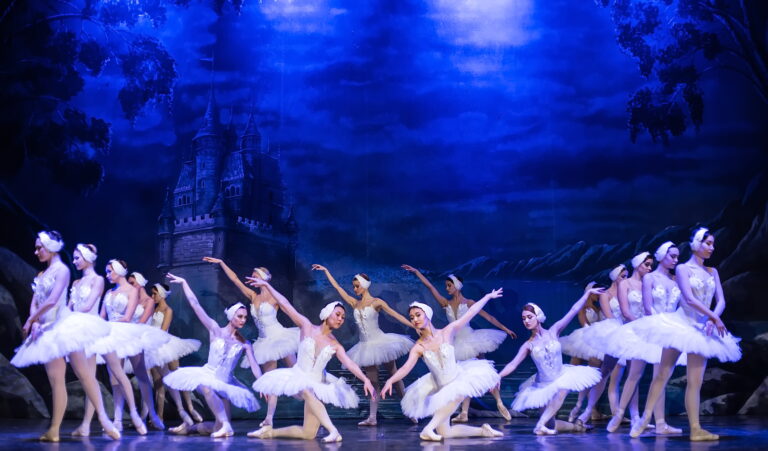Royal Classical Ballet: «Η λίμνη των κύκνων» στο Θέατρο Δάσους