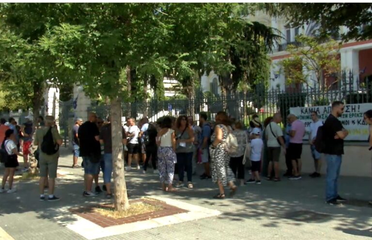 Θεσσαλονίκη: Διαμαρτυρία εργαζομένων στις κοινωφελείς επιχειρήσεις