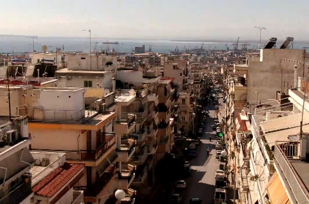 Θεσσαλονίκη: Αναζητώντας φτηνή φοιτητική στέγη- Γονείς και φοιτητές επιδίδονται στο «κυνήγι» εύρεσης κατοικίας