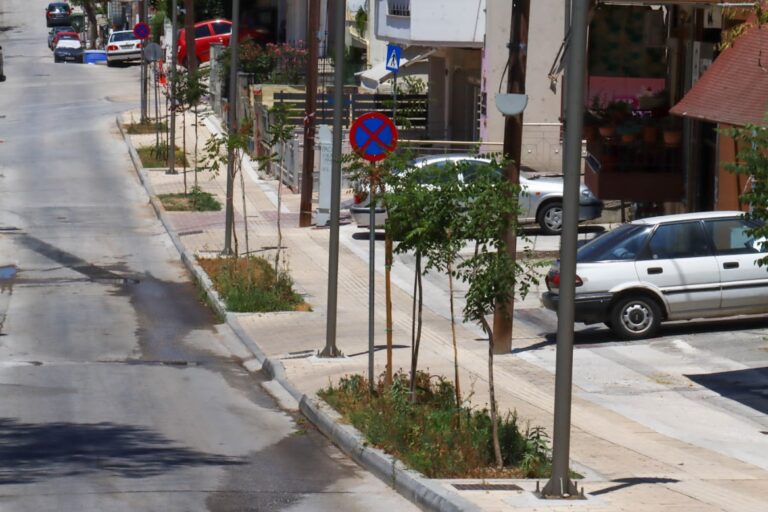 Δήμος Νεάπολης-Συκεών: Ενθαρρύνει κατοίκους και επαγγελματίες να ποτίζουν δέντρα και θάμνους για να σωθεί το πράσινο από τον καύσωνα