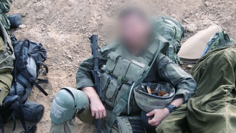 Ισραηλινός στρατιώτης καταγγέλλει: Υπάρχει εντολή για πυρ αδιακρίτως σε νοητές ζώνες απαγόρευσης στη Γάζα – «Όποιος μπαίνει μέσα πρέπει να πεθάνει»