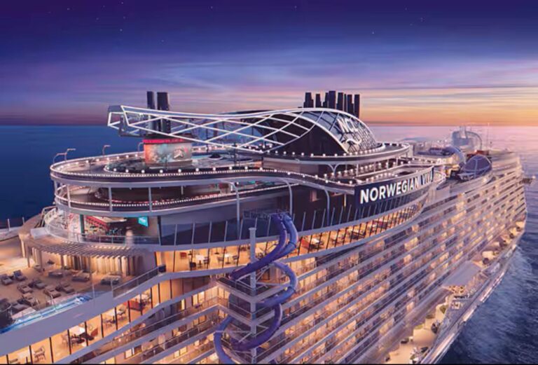 Κατάπλους του υπερπολυτελούς “Norwegian Viva” στο λιμάνι του Βόλου την Δευτέρα