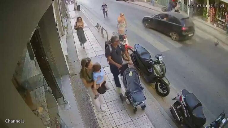 Ηράκλειο: Ανήλικος οδηγός έπεσε με ταχύτητα πάνω σε διανομέα – Σοκαριστικό το βίντεο του ατυχήματος