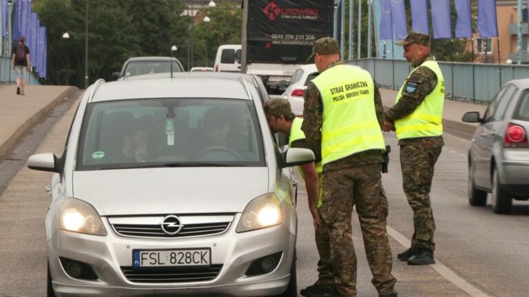 Η Πολωνία επανέφερε προσωρινά τους συνοριακούς ελέγχους με τη Γερμανία και τη Λιθουανία λόγω της «παράνομης μετανάστευσης»