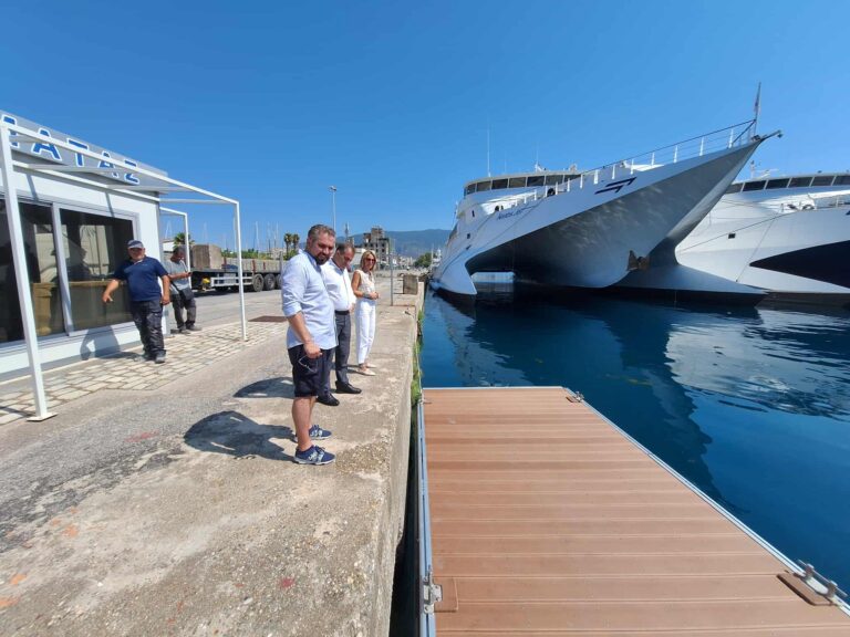 Καλαμάτα: Τοποθετήθηκε η πλωτή προβλήτα στο υδατοδρόμιο – Πλησιάζει η πρώτη προσθαλάσσωση