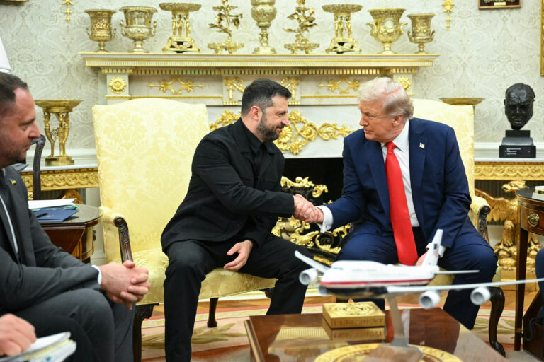 Ο Ζελένσκι δηλώνει ότι είχε μια «εποικοδομητική συζήτηση» με τον Τραμπ