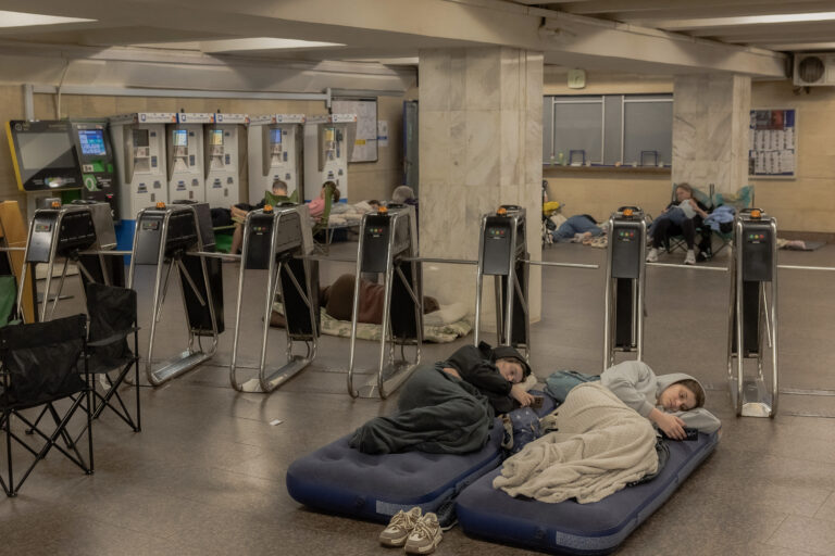 Νέοι βομβαρδισμοί της Ρωσίας στην Ουκρανία: Εκρήξεις από το Κίεβο ως τη Λβιβ