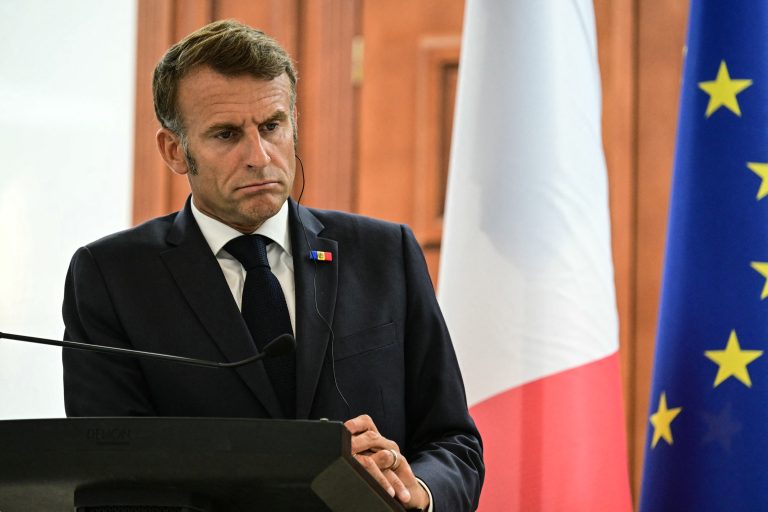 Πώς βλέπουν την πολιτική κρίση στη Γαλλία τα ευρωπαϊκά ΜΜΕ