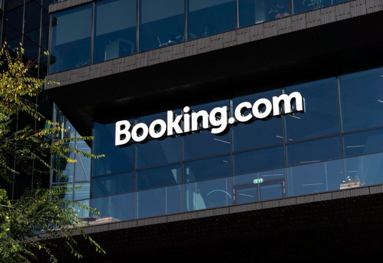 Ολλανδία: Αγωγή κατά της Booking – Χιλιάδες Ευρωπαίοι ξενοδόχοι την κατηγορούν για κατάχρηση δεσπόζουσας θέσης