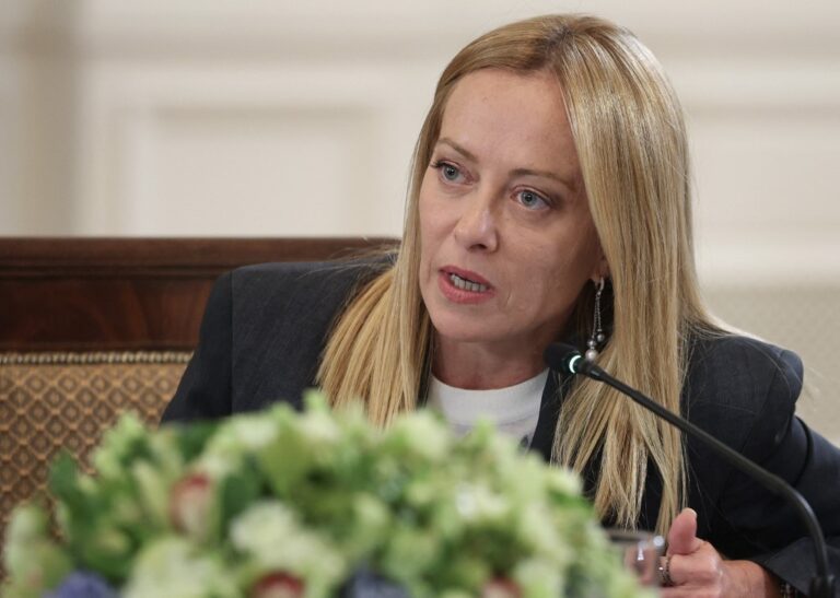 Μελόνι: Η Ιταλία καταδικάζει τις πρόσφατες ισραηλινές αποφάσεις και κινήσεις στη Λωρίδα της Γάζας
