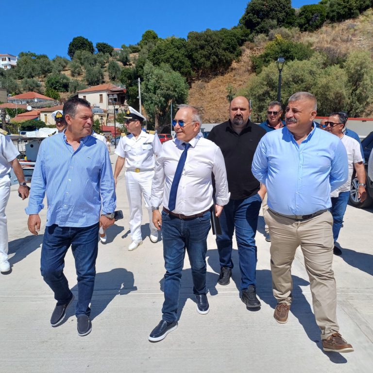 To νέο λιμάνι στον Πλατανιά επισκέφθηκε ο Στ. Γκίκας