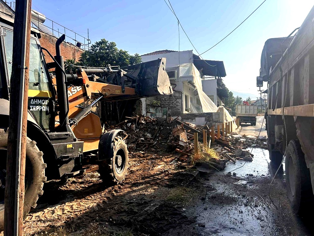 2 Δήμος Σερρών: Συνεχίζονται οι κατεδαφίσεις ετοιμόρροπων και επικίνδυνων κτιρίων