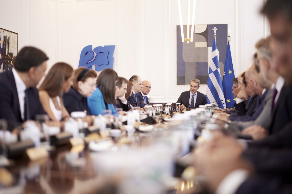 Κ. Μητσοτάκης στο υπουργικό συμβούλιο: Μέσα από τη συλλογική ανάπτυξη η βελτίωση της καθημερινότητας – Κοινωνικό το αποτύπωμα των μέτρων