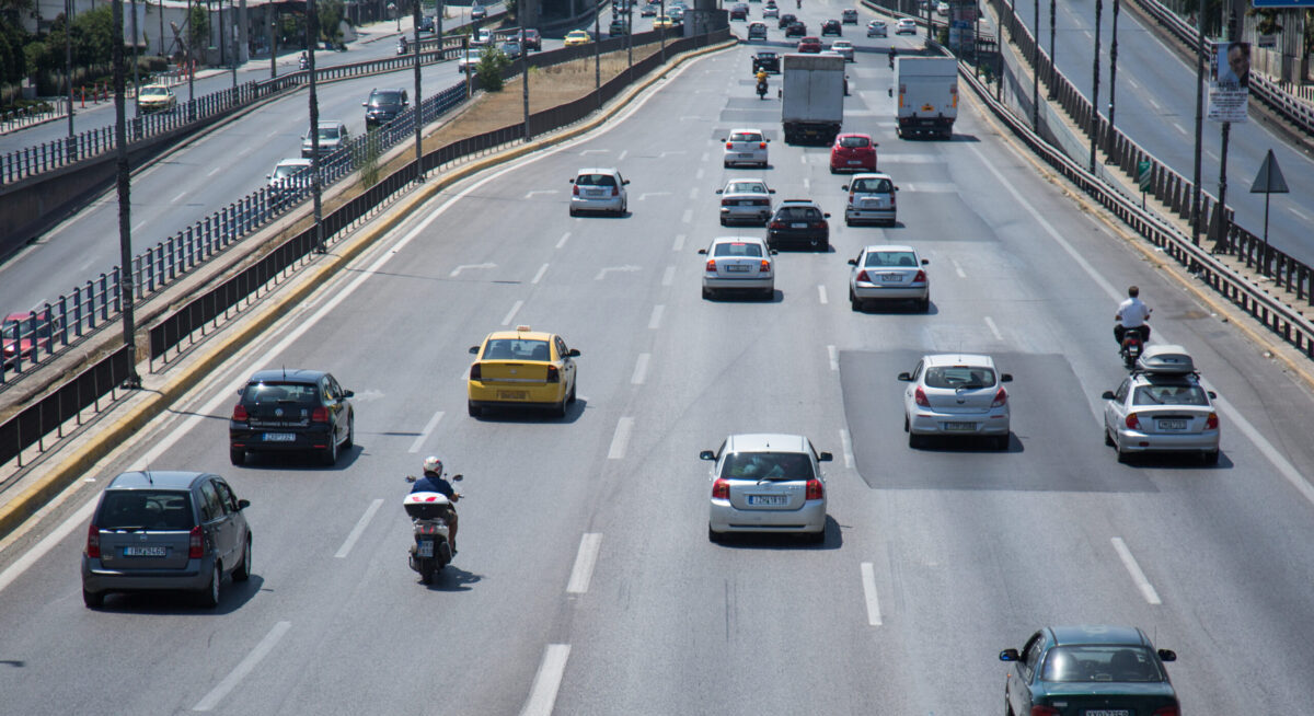 Τροχαίο στην Αττική Οδό: Kαραμπόλα 4 οχημάτων στην έξοδο προς Ελευσίνα