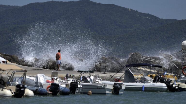 Κ. Λαγουβάρδος στο ΕΡΤΝews για το φαινόμενο Hot-Dry-Windy: «Ο χειρότερος συνδυασμός για τις δασικές πυρκαγιές» – Η επίδραση των μελτεμιών