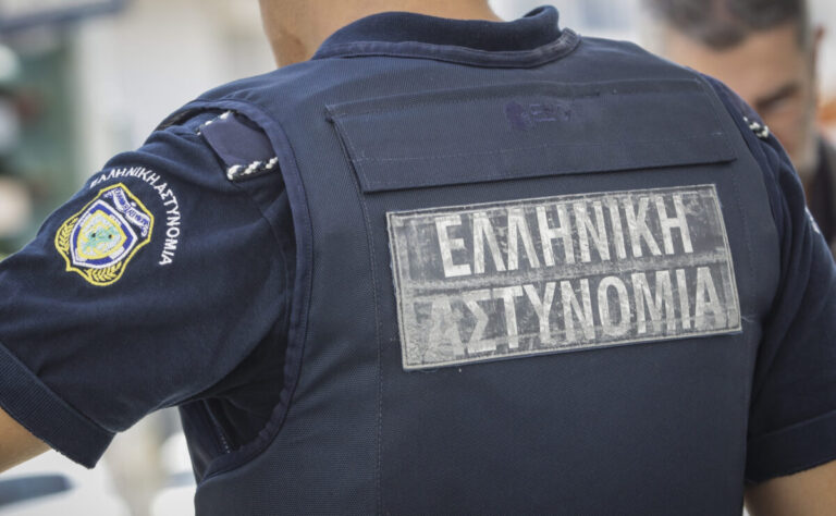 Εξάρθρωση εγκληματικής ομάδας απατεώνων στην Αττική – Προσποιούνταν τους λογιστές και έπαιρναν χρήματα και κοσμήματα