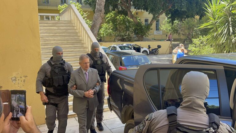 Χανιά: Νέα προθεσμία για να απολογηθεί έλαβε ο 63χρονος γιατρός που κατηγορείται για ασέλγεια σε βάρος ανηλίκων