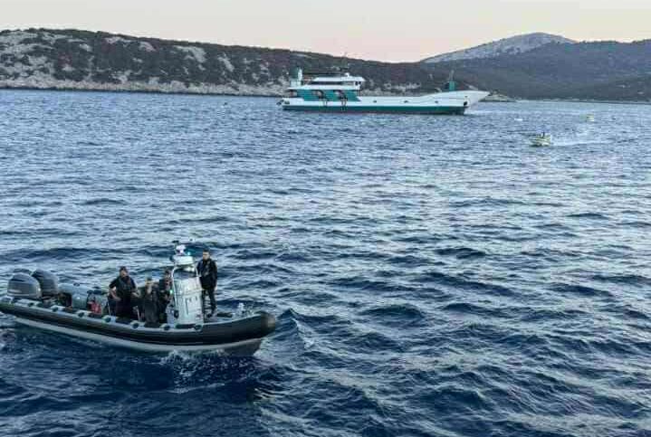 Εύβοια – Φέρι μποτ προσέκρουσε σε ύφαλο: Αναμένεται να ξεκινήσει η διαδικασία ρυμούλκησης του επιβατηγού πλοίου – Τι καταγγέλλουν οι επιβάτες