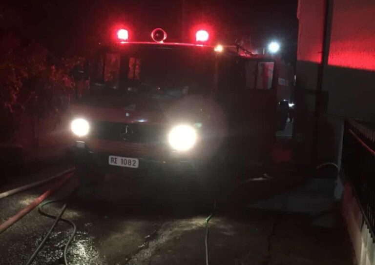 Κοζάνη: Σε εξέλιξη πυρκαγιά σε σπίτι στα Κρανίδια Σερβίων – Επιχειρεί η Πυροσβεστική