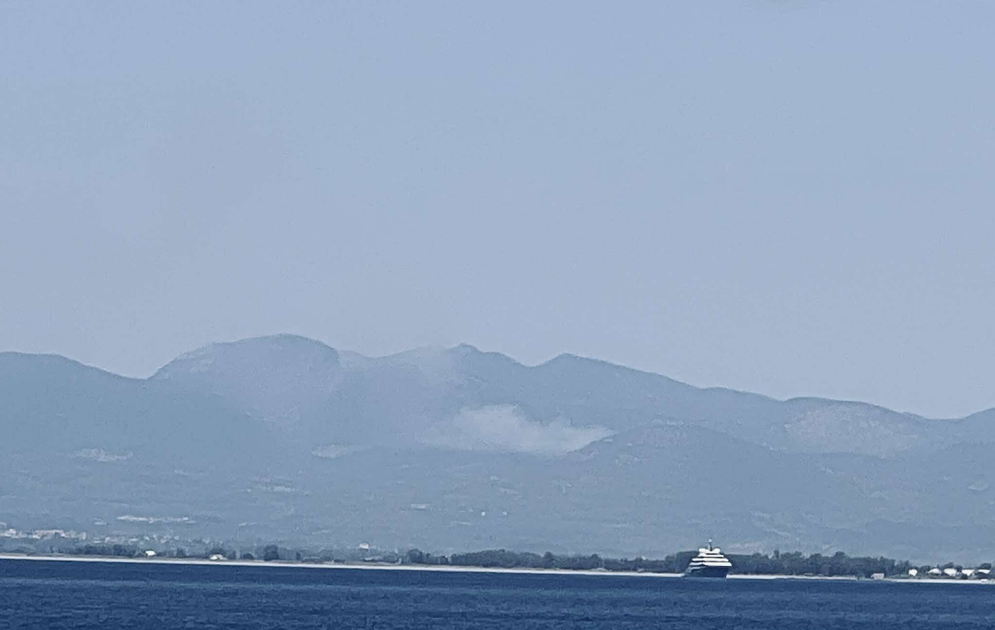 Πυρκαγιά τώρα στα Πετράλωνα του Δήμου Μεσσήνης – Επιχειρούν εναέρια μέσα