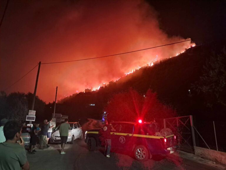 Καλύτερη η εικόνα της φωτιάς στη Ζάκυνθο – Εκκενώθηκαν Αγαλάς και Κερί – Κάηκαν σπίτια