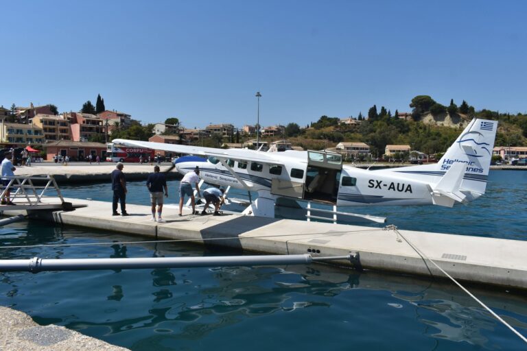 Έως τον Οκτώβριο οι πτήσεις υδροπλάνων στην Κέρκυρα: Συνδέεται με Γιάννενα, Αμφιλοχία, Παξούς και Διαπόντια