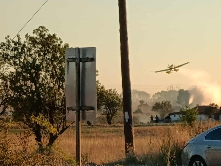 Κομοτηνή: Φωτιά τώρα κοντά στον οικισμό Ηφαίστου – Σηκώθηκαν εναέρια μέσα