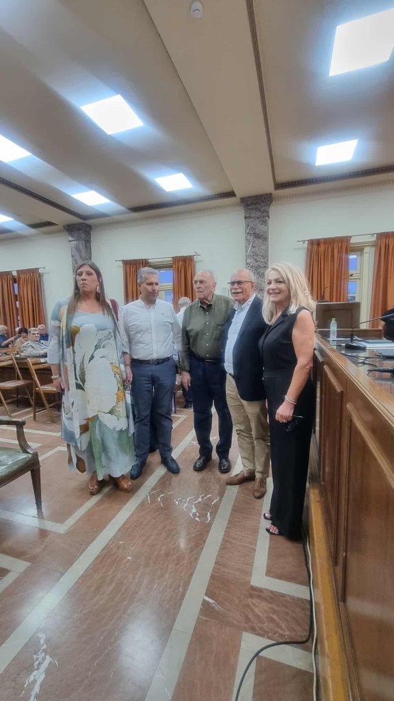 Ο Δήμος Πύργου τιμά τον Σάκη Καράγιωργα