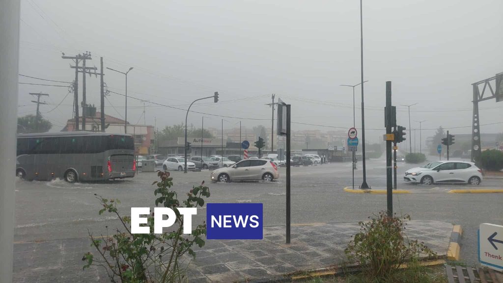 Πλημμύρισαν δρόμοι και επιχειρήσεις στην Κέρκυρα από την ισχυρή βροχή (βίντεο)