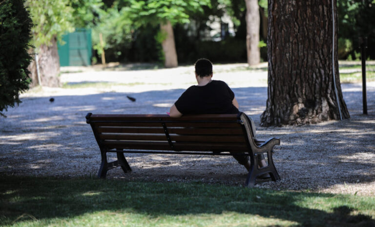 Σύλληψη δύο 14χρονων που έσπαγαν παγκάκια στην Κηφισιά – Τραυμάτισαν γυναίκα αστυνομικό
