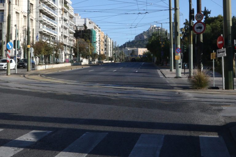 Αντιπαράθεση για τη Βασ. Όλγας, που παραμένει κλειστή για τα οχήματα – Σύγκρουση μεταξύ του Δήμου Αθηναίων και τριών υπουργείων