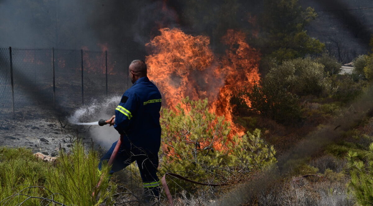 Yψηλός κίνδυνος πυρκαγιάς για σήμερα Σάββατο (23/08) στην Περιφέρεια Αττικής – Ποιες άλλες περιοχές κινδυνεύουν (Χάρτης)