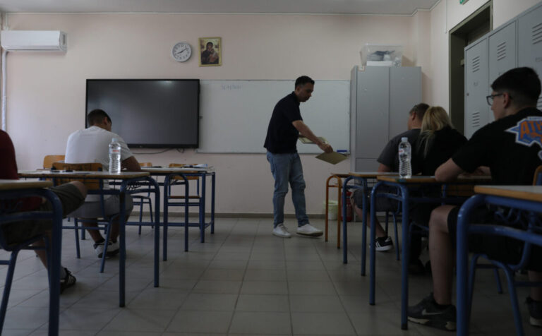 Ανακοινώθηκε το πρόγραμμα και τα εξεταστικά κέντρα των επαναληπτικών πανελληνίων για ΓΕΛ και ΕΠΑΛ