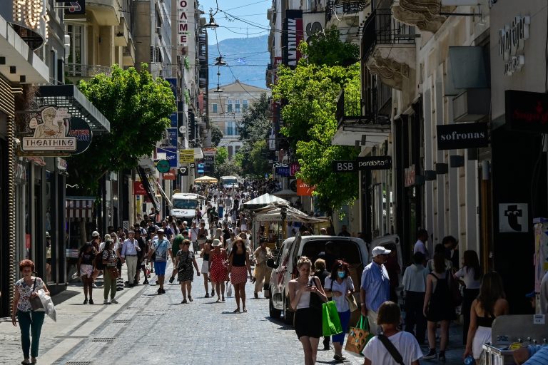 Οι 13 προτάσεις της ΕΣΕΕ προς την κυβέρνηση ενόψει ΔΕΘ – Τι ζητούν οι μικρομεσαίοι έμποροι