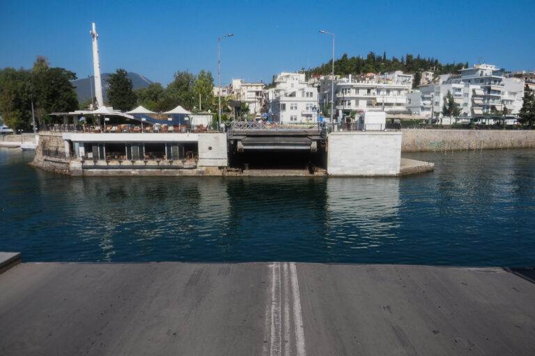 Ανοίγει εκτάκτως για τις ανάγκες της ναυσιπλοΐας η γέφυρα του Ευρίπου