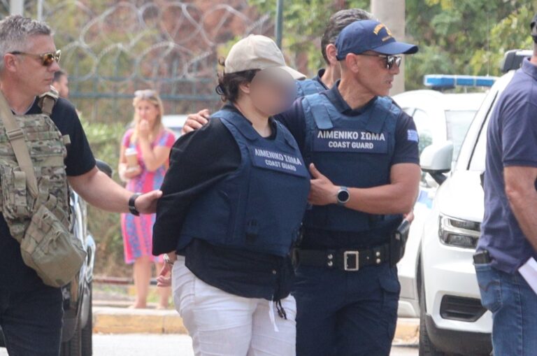 Νεκρό κοριτσάκι στο Π. Φάληρο: «Θεώρησα ότι η Τζένα ήταν νεκρή, πανικοβλήθηκα και σκέφτηκα να πάω στη θάλασσα» – Όσα είπε στην απολογία της η 32χρονη
