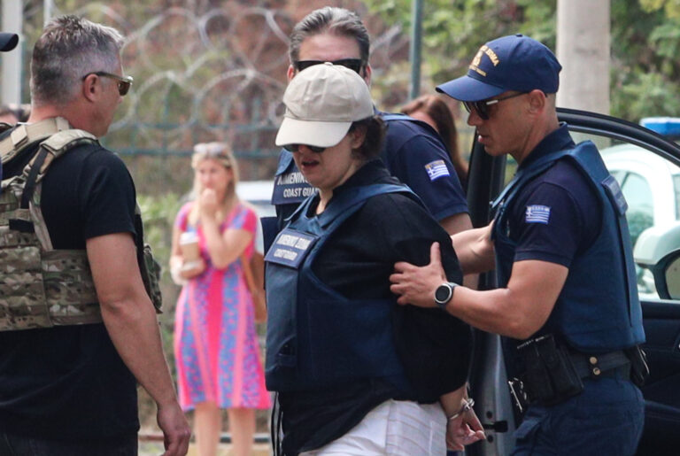 Νεκρό κοριτσάκι στο Π. Φάληρο: Πολύωρη η απολογία της 32χρονης μητέρας στον ανακριτή – «Βρισκόμουν σε πανικό»