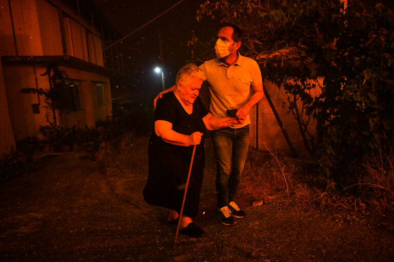 Φωτιά στην Αρχαία Ολυμπία: Συναγερμός στην Ηράκλεια – Εκκενώνεται το χωριό