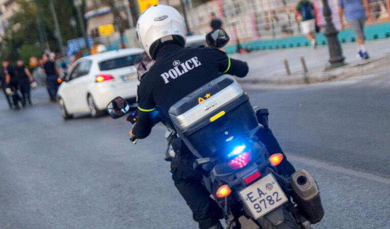 Σε εξέλιξη αστυνομική επιχείρηση της ΔΑΟΕ για τον εντοπισμό Τούρκων μελών εγκληματικών οργανώσεων – 6 συλλήψεις για όπλα και ναρκωτικά