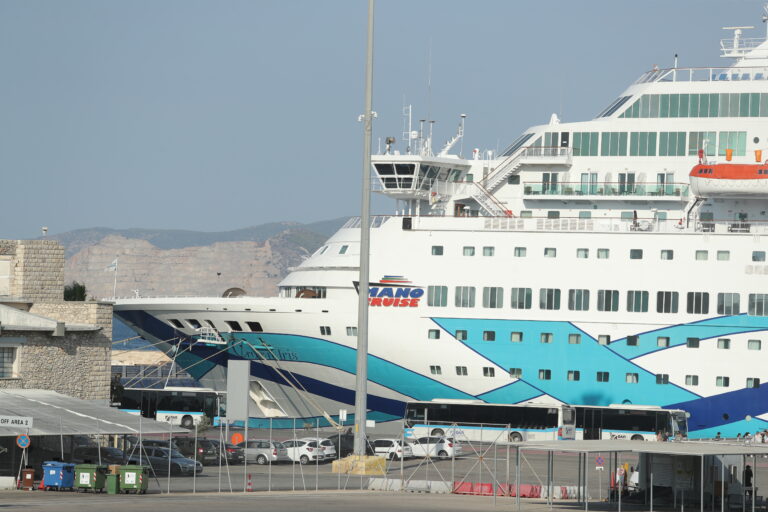 Συγκεντρώσεις διαμαρτυρίας και στα Χανιά για την άφιξη του κρουαζιερόπλοιου “Crown Iris”