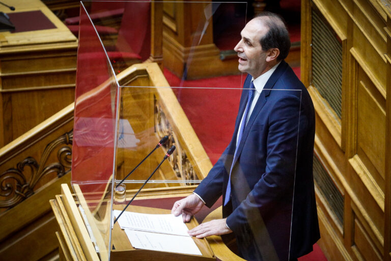 Ο Ν. Ανδρουλάκης για τον θάνατο του Απόστολου Βεσυρόπουλου- «Ήταν ένας πολιτικός με ευθυκρισία και ήθος»