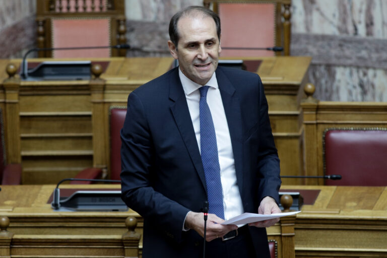 Ν.Κακλαμάνης: «Ο αδόκητος θάνατος του Απόστολου Βεσυρόπουλου μας γεμίζει με βαθιά οδύνη, αφήνει ένα δυσαναπλήρωτο κενό»- Πλήθος συλλυπητήριων μηνυμάτων
